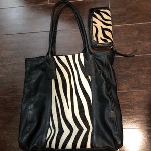 Beautiful leather zebra handbag made in Italy.